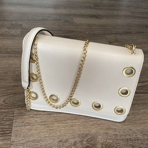 Gianni Bini Cream Crossbody Purse with Gold Chain Strap
